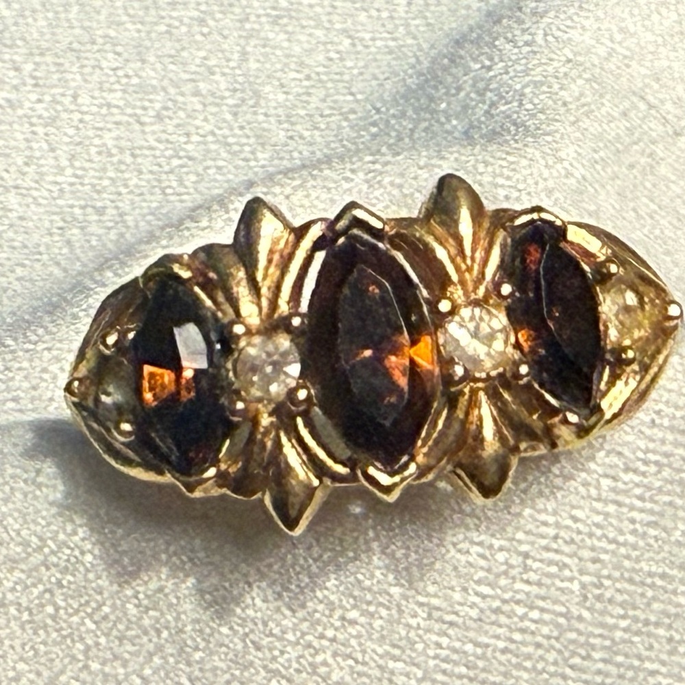 Avon 1973 Royal Occasion Smoky Topaz ring - Picture 2 of 13